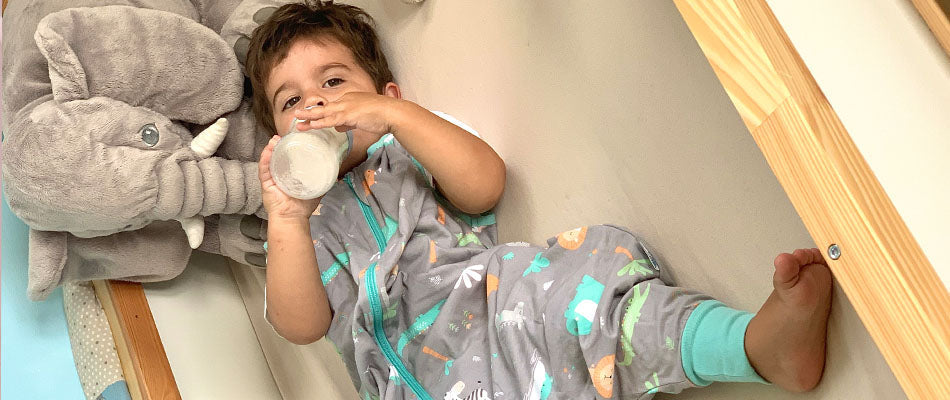 toddler drinking milk